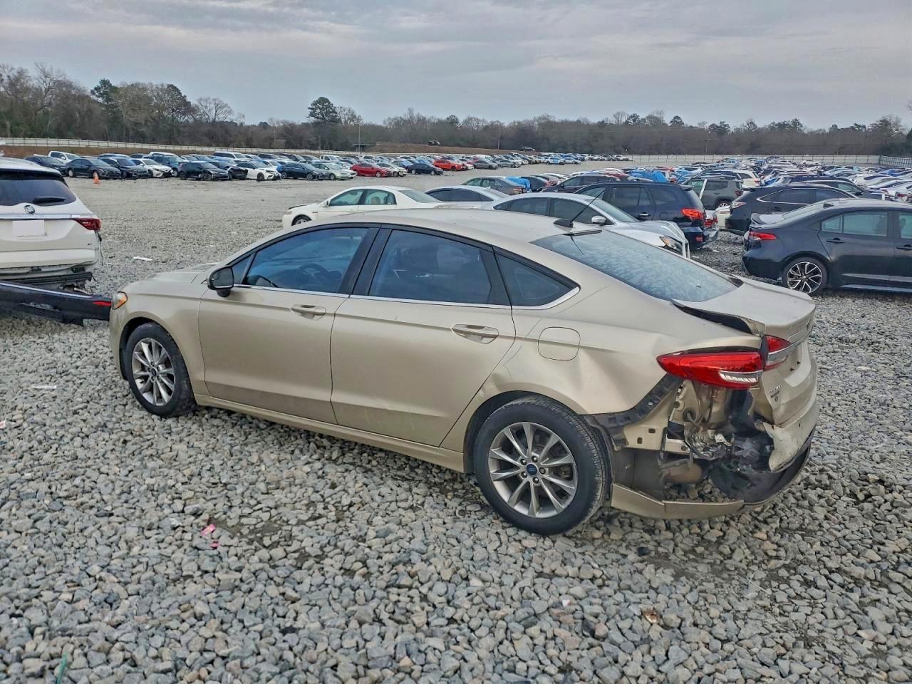 Ford Fusion Se Image 3