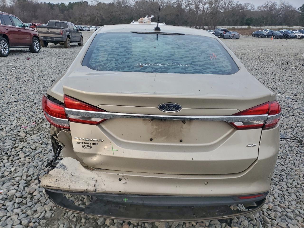 Ford Fusion Se Image 11