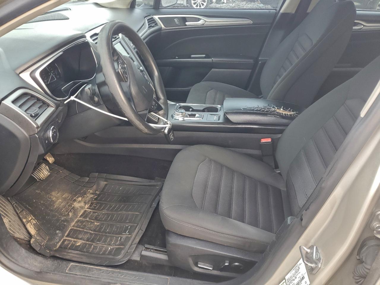 Ford Fusion Se Image 6